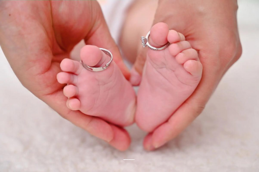 白银宝宝多大吃辅食 白银宝宝多大吃辅食